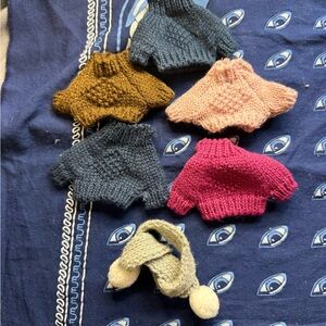 Labubu accessories : you pick one sweater or scarf